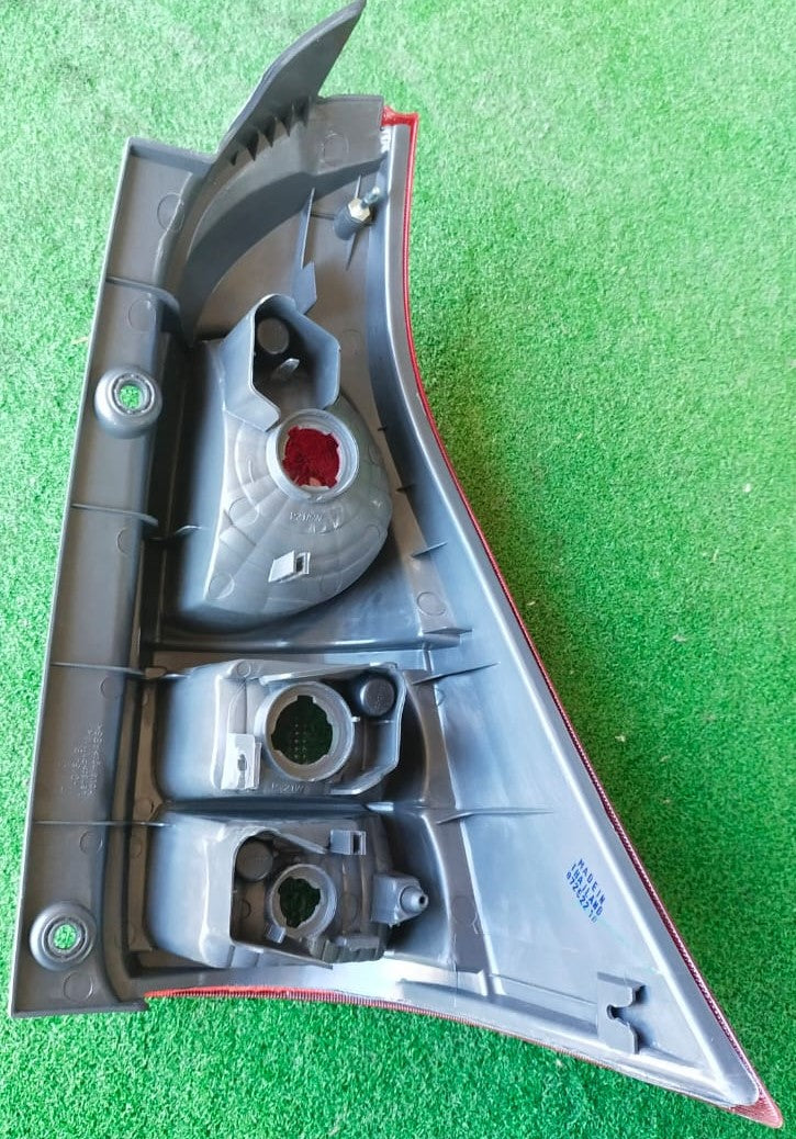 TOYOTA AVANZA TAIL LAMP LH (81560-BZ220)