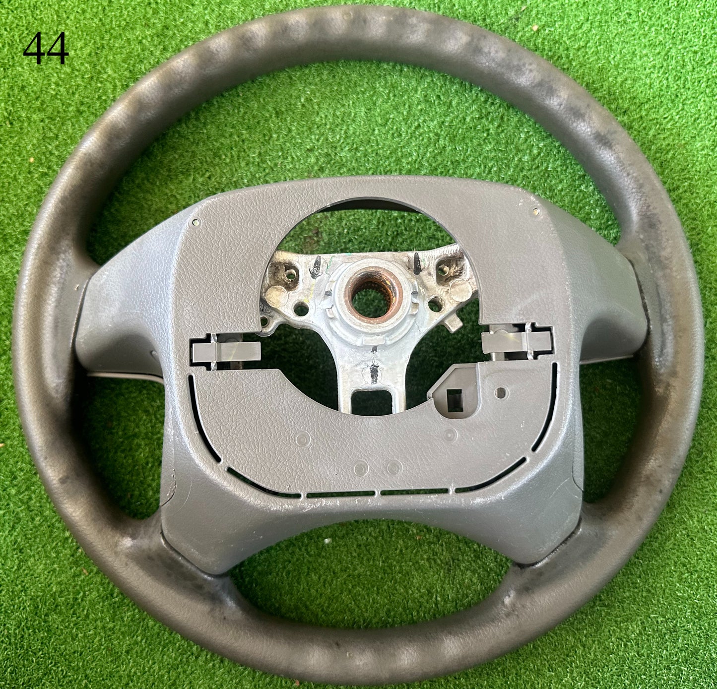 TOYOTA INNOVA STEERING WHEEL (SW00044)