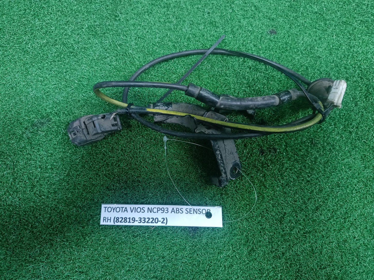 TOYOTA VIOS NCP93 ABS SENSOR RH (82819-33220-2)
