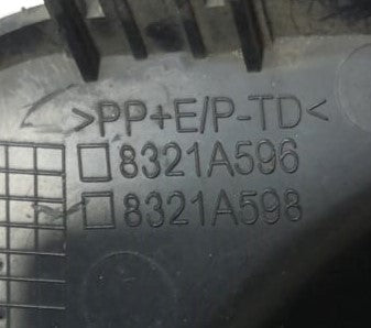 MITSUBISHI PAJERO FOG LAMP COVER RH (83211A596)