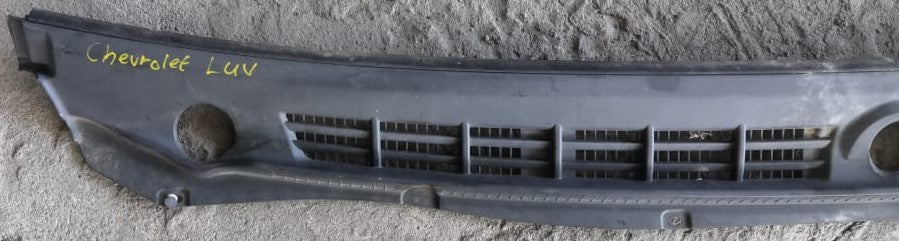 CHEVROLET LUV WIPER GRILLE LH/RH SET (8972348410-)