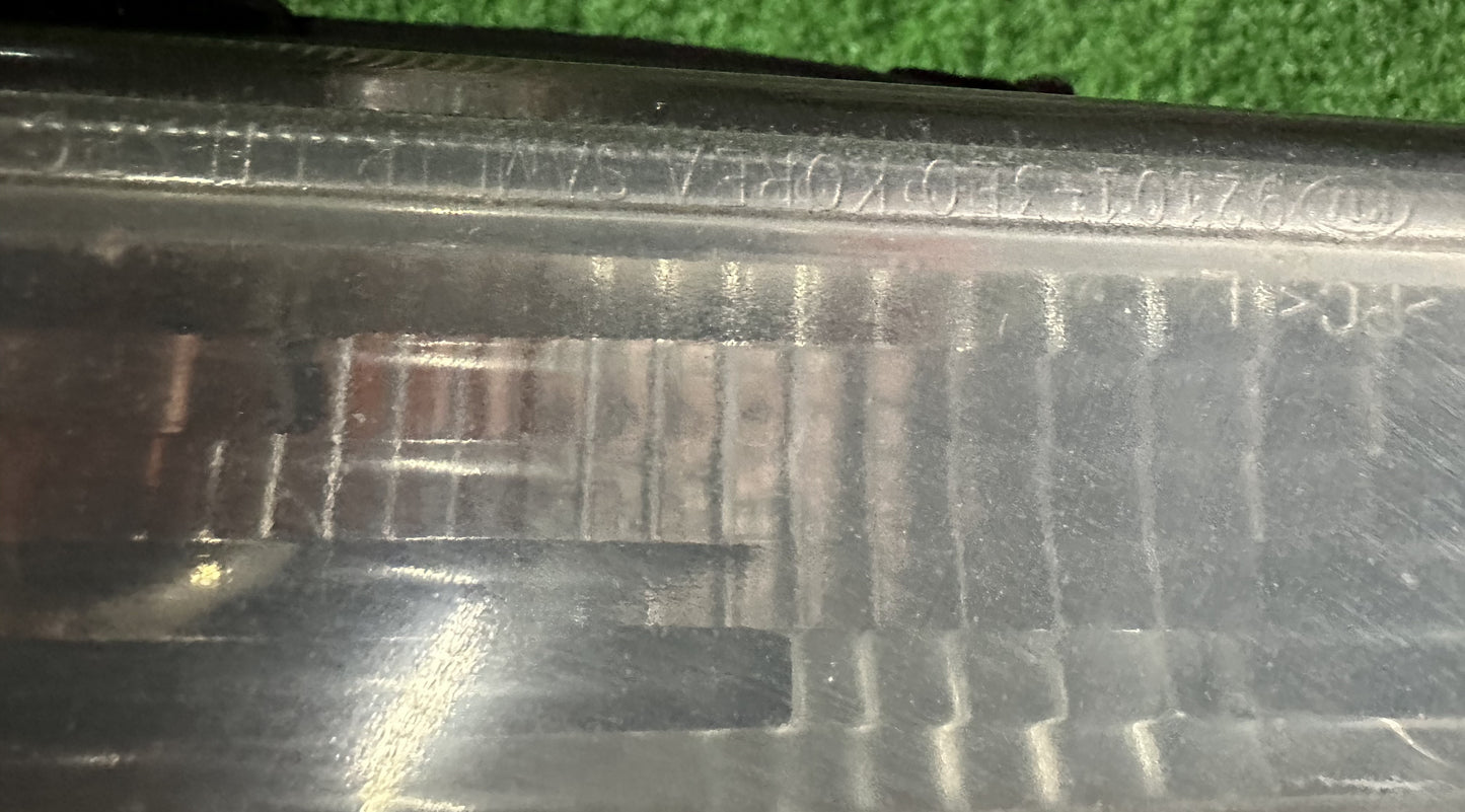 KIA SORENTO HEAD LAMP LH (921013E010)
