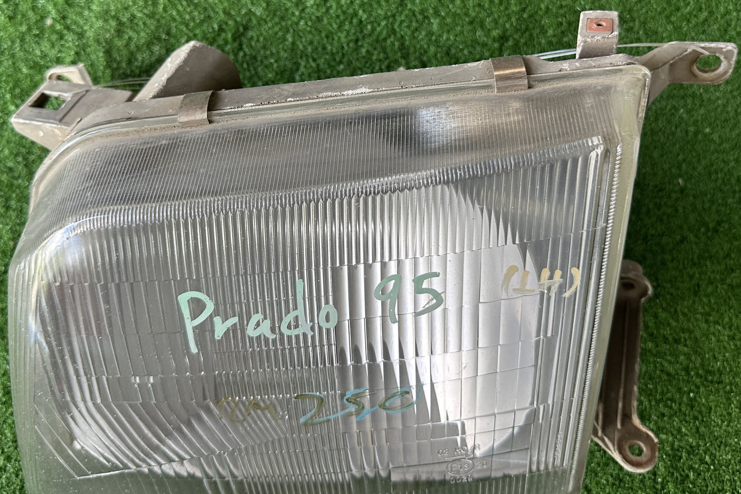 TOYOTA PRADO 95 HEAD LAMP LH (99226-80008)