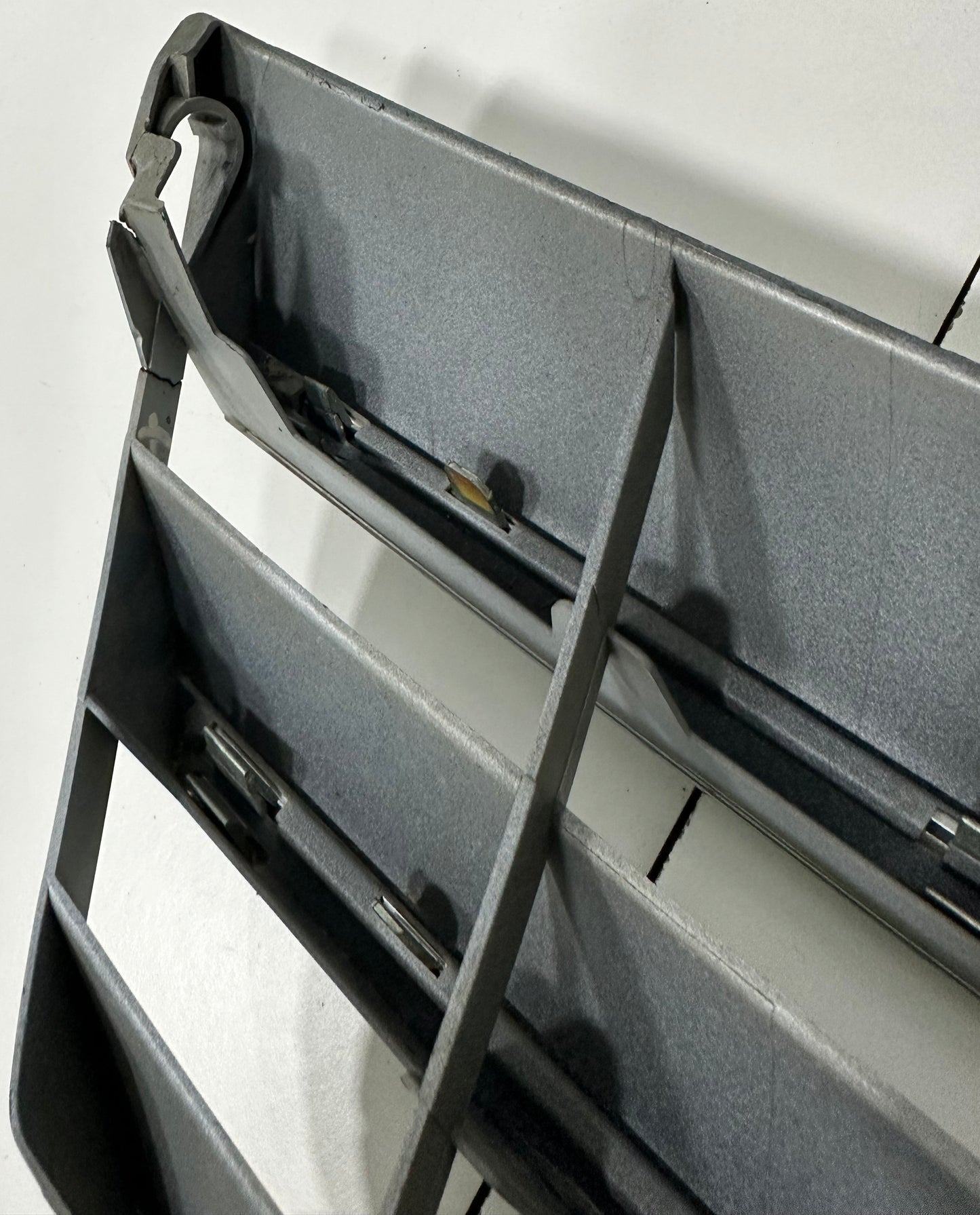 MERCEDES B CLASS W245 FRONT GRILLE (A1698881660)
