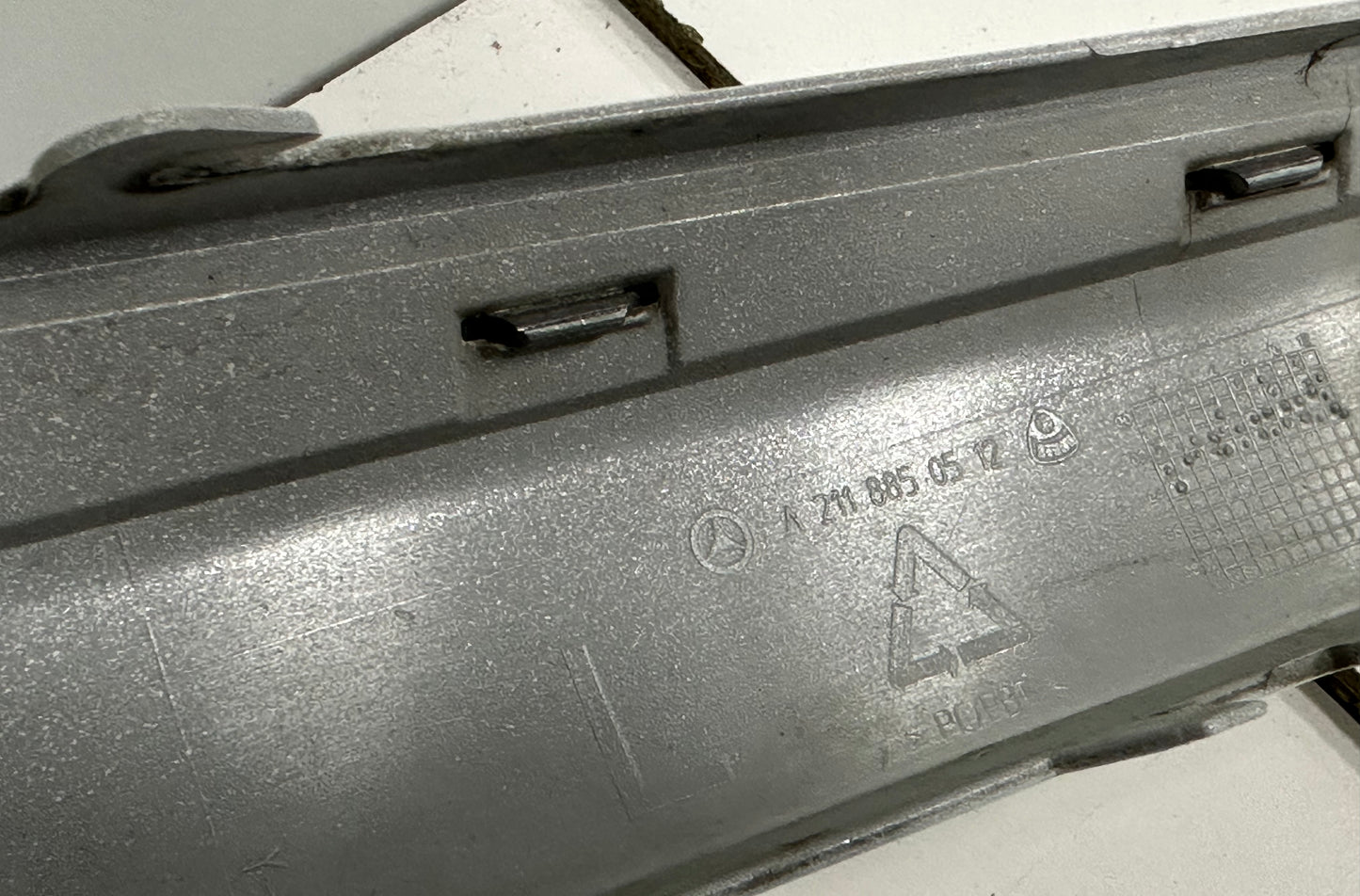 MERCEDES E CLASS W211 FRONT BUMBER MOLDING (LH) (A2118850512)