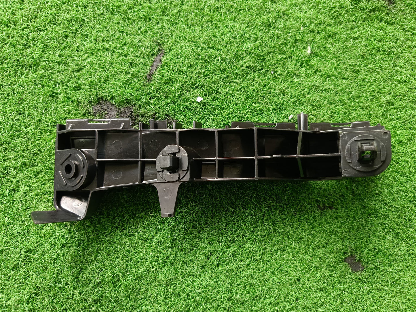 TOYOTA FORTUNER 2011 FRONT BUMPER BRACKET RH (TYN07E-1014B-RNND)