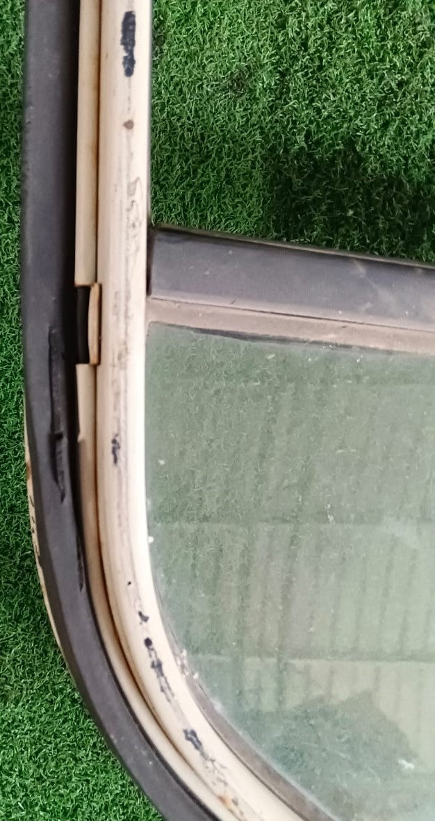 DAIHATSU DELTA DOOR PANEL FRH COMPLETE WHITE (DP00010)