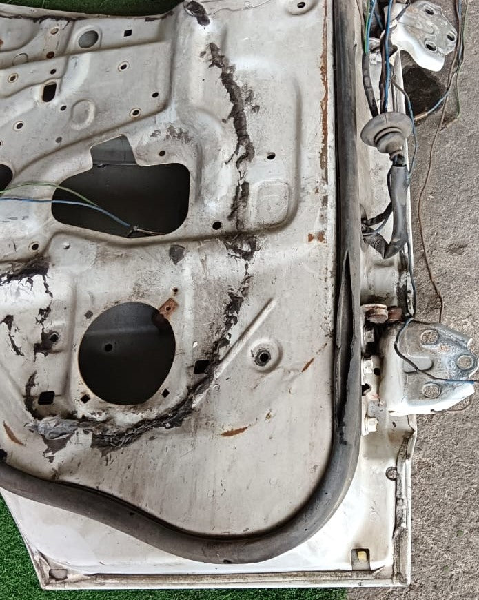 MITSUBISHI FUSO DOOR PANEL FLH KOSONG (DP00012)