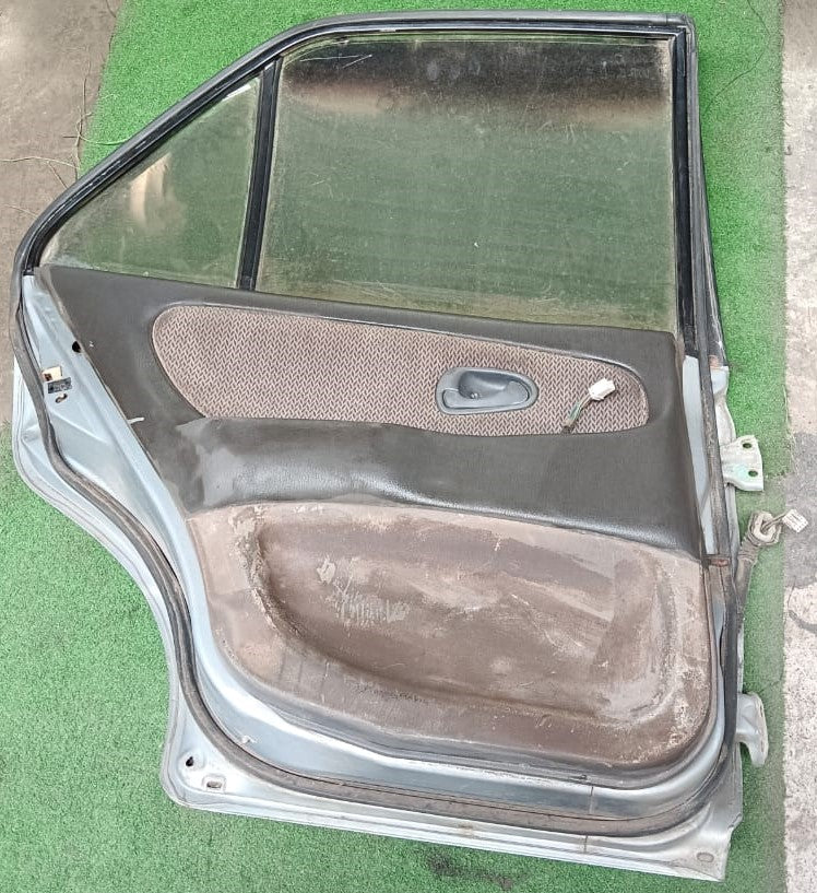 PROTON WIRA DOOR PANEL RLH COMPLETE SILVER (DP00059)