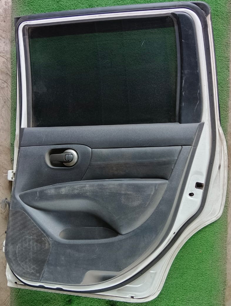 NISSAN LIVINA DOOR PANEL RRH COMPLETE WHITE (DP00102)