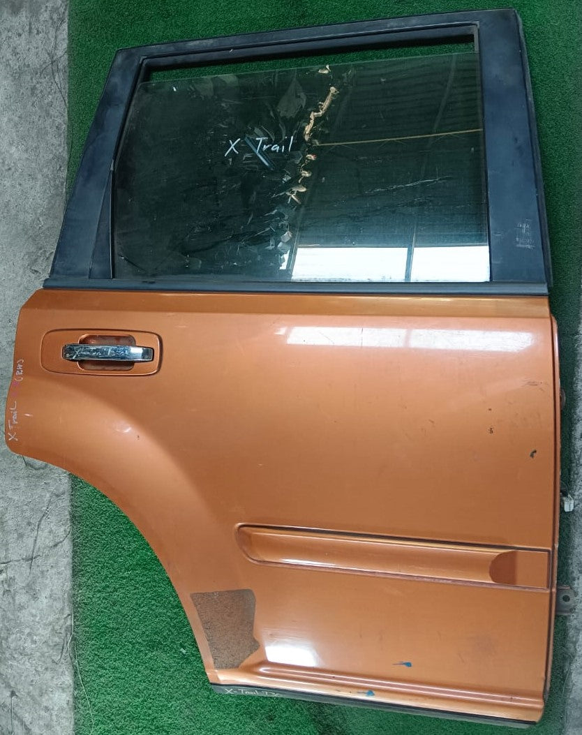 NISSAN X-TRAIL DOOR PANEL RRH COMPLETE ORANGE (DP00108)