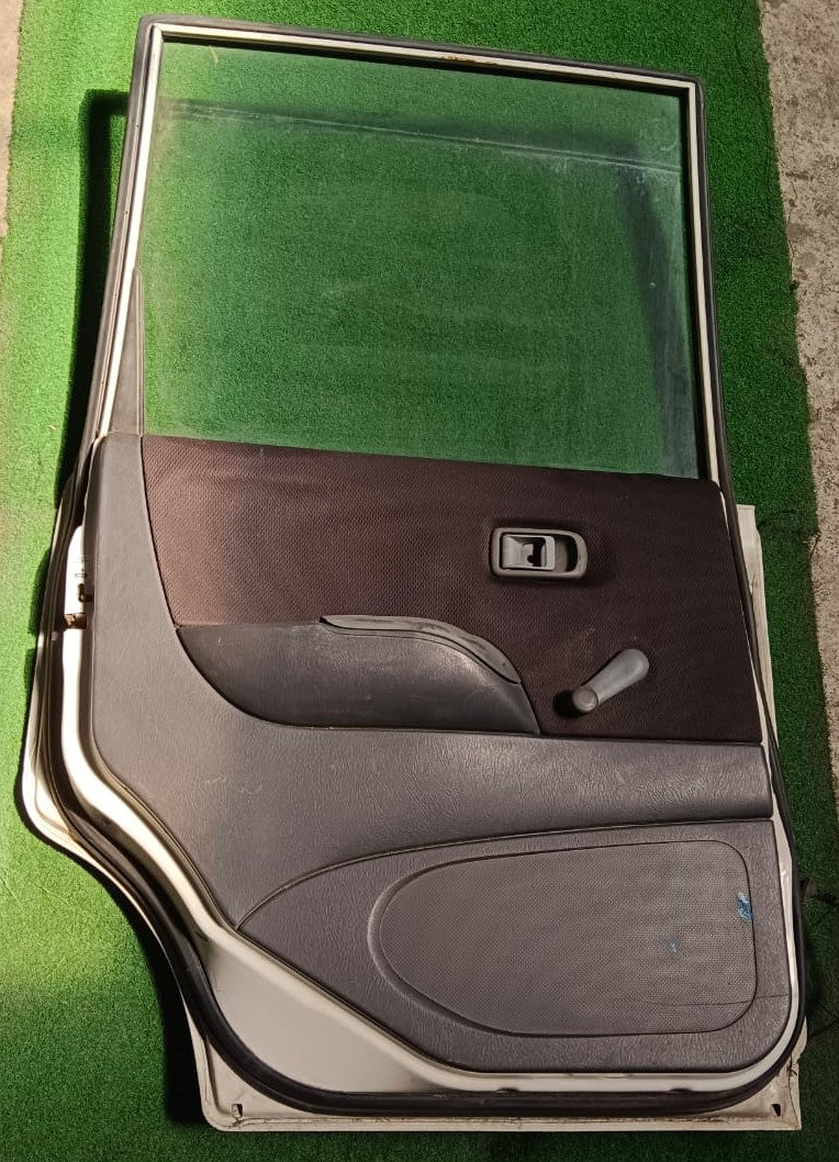 PERODUA KENARI DOOR PANEL RLH COMPLETE WHITE (DP00129)