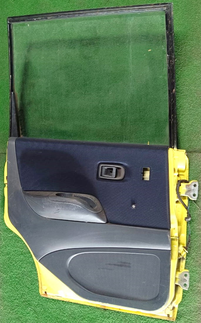 PERODUA KENARI DOOR PANEL RLH COMPLETE YELLOW (DP00138)