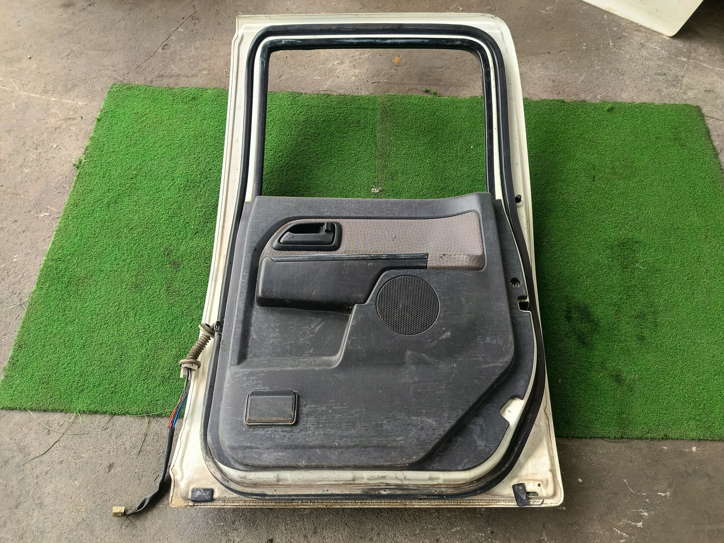 ISUZU DMAX ITEQ DOOR PANEL RRH COMPLETE WHITE (DR00028)