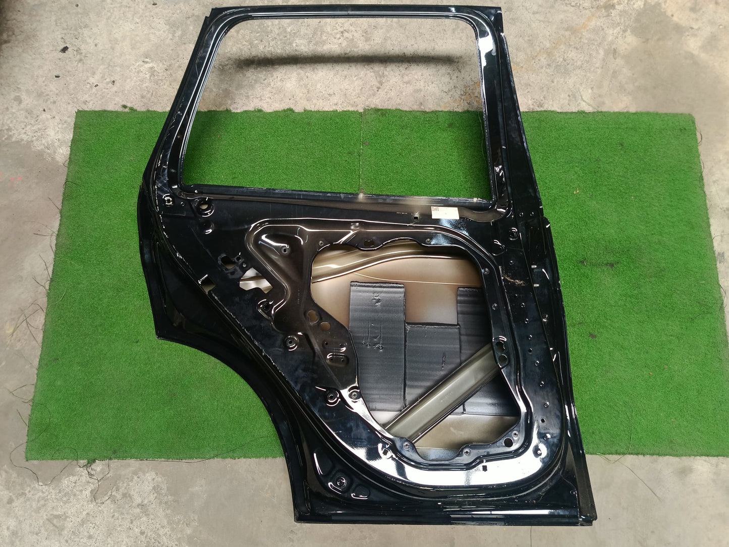 BMW X5 DOOR PANEL RLH KOSONG BLACK (DR00004)