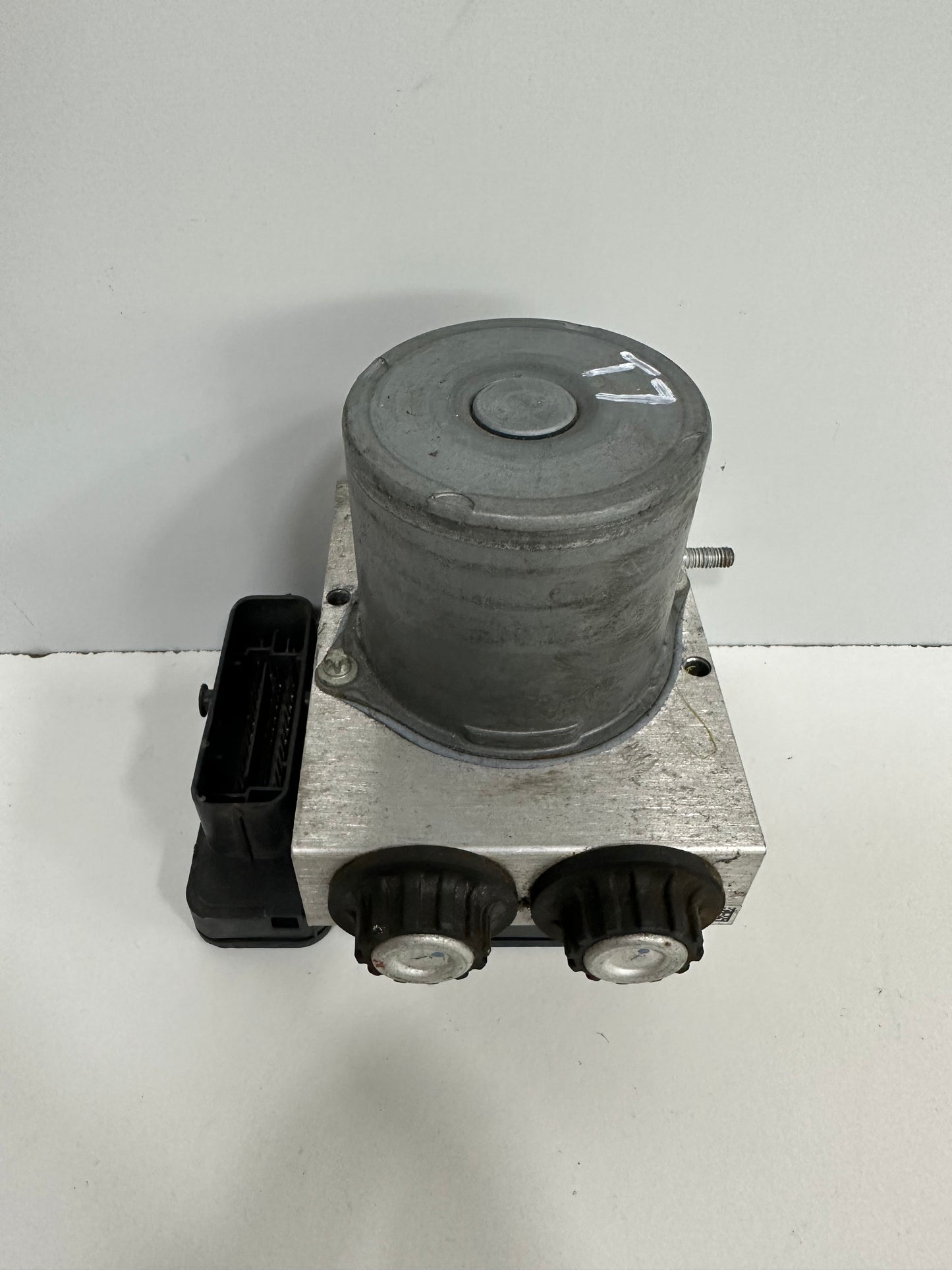 FORD RANGER T7 ABS PUMP (EB3C-2C405-AG)