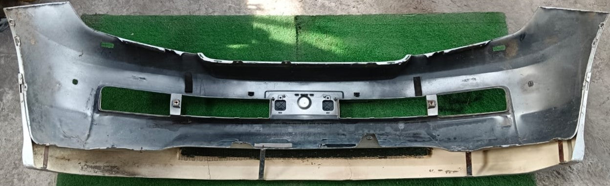 TOYOTA LAND CRUISER LC200 FRONT BUMPER SILVER (B) (FB00009)