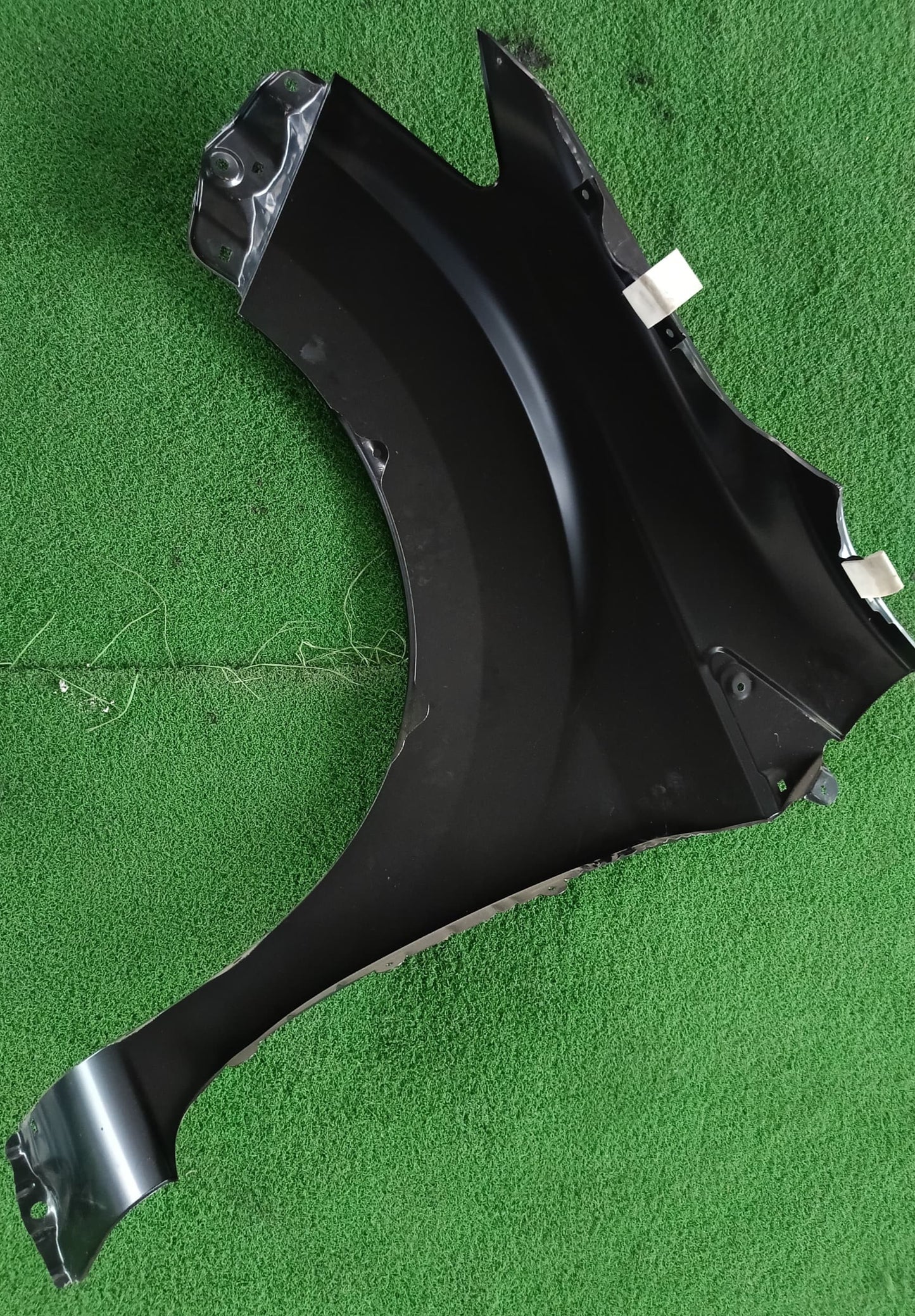 PERODUA BEZZA 2016 FRONT FENDER WITHOUT HOLE RIGHT (PDB01A-201JA-RGNA)