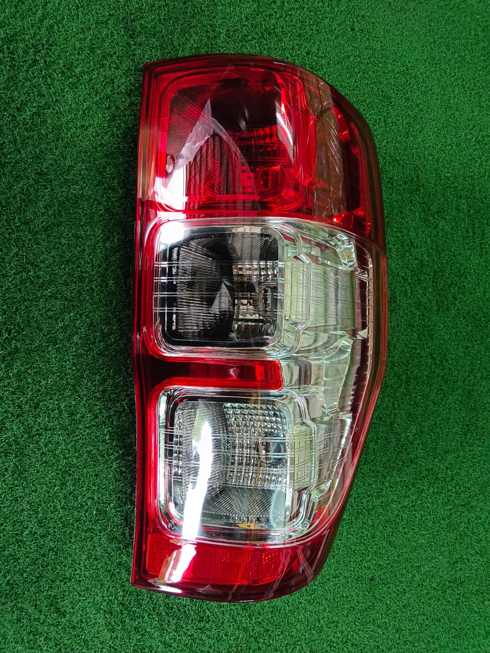 FORD RANGER (T6) 2012 TAIL LAMP RH ( FD803F-4036A-RNND)