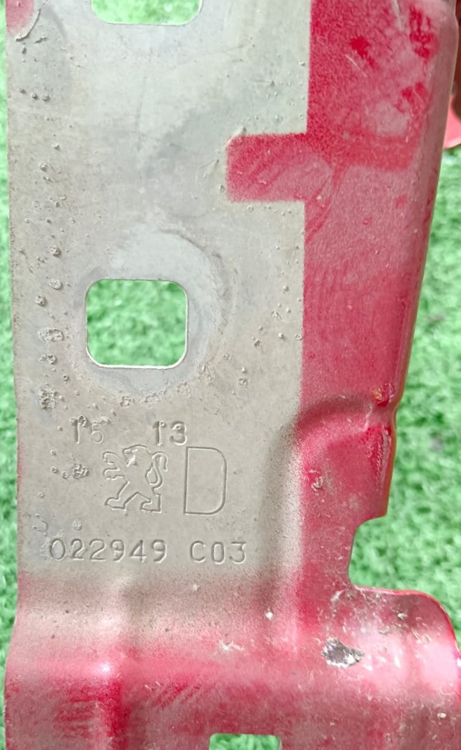 PEUGEOT 208 FRONT FENDER WITHOUT HOLE RED RH (FFWH057)