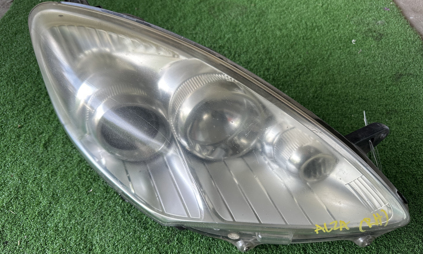 PERODUA ALZA HEAD LAMP RH (HL0003)