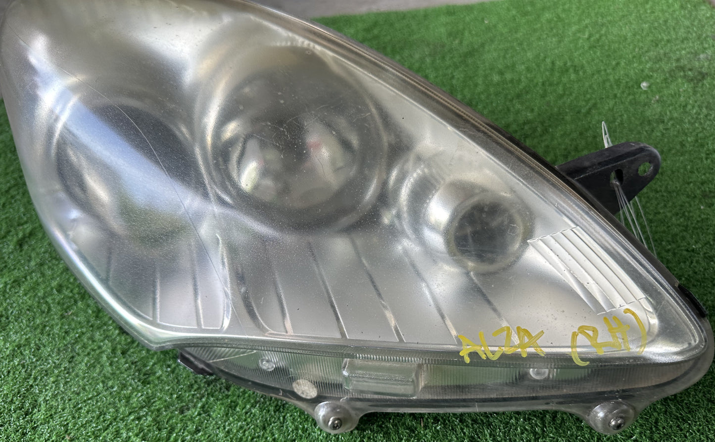 PERODUA ALZA HEAD LAMP RH (HL0003)