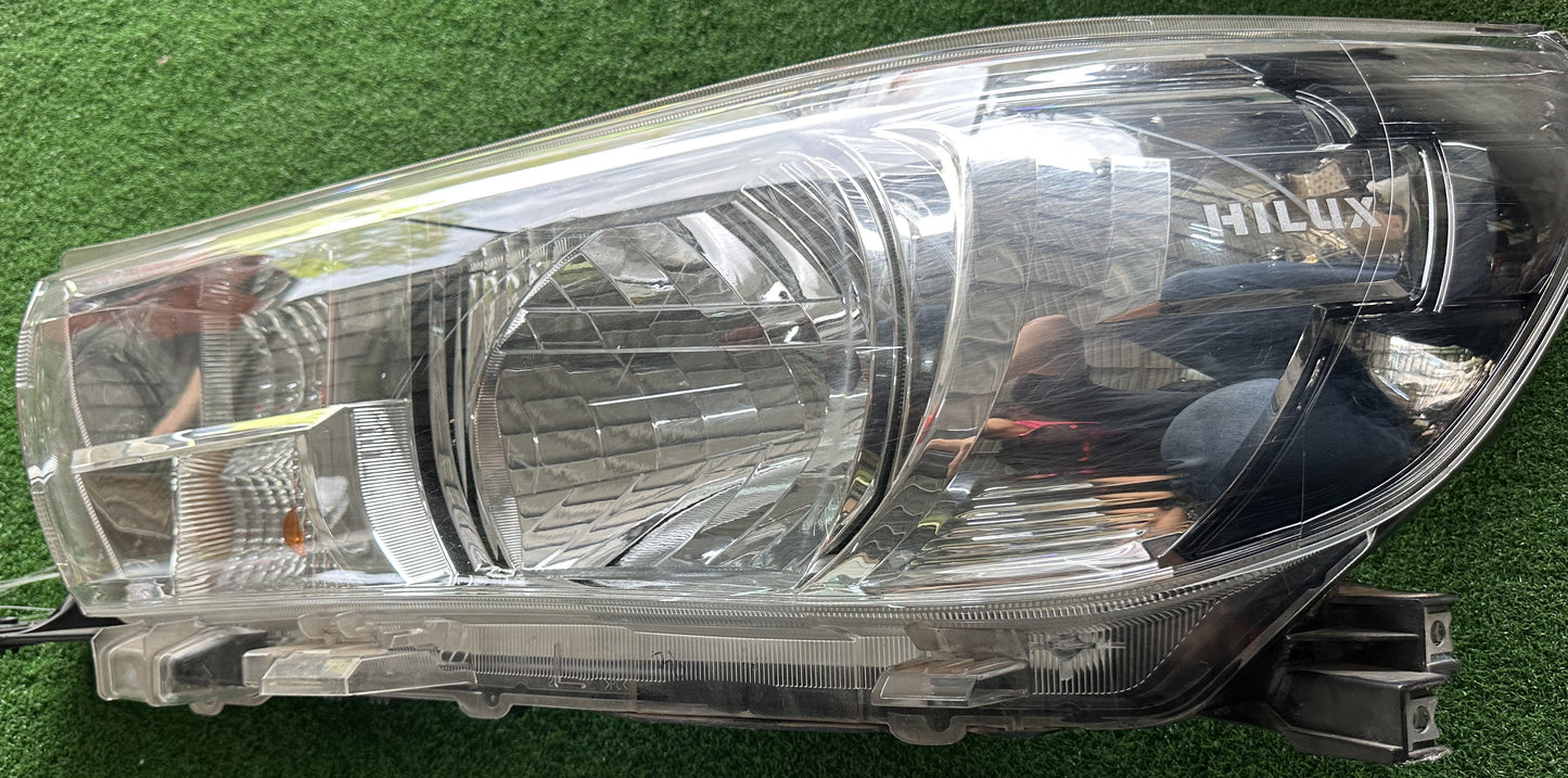 TOYOTA HILUX REVO HEAD LAMP LH (HL0009)