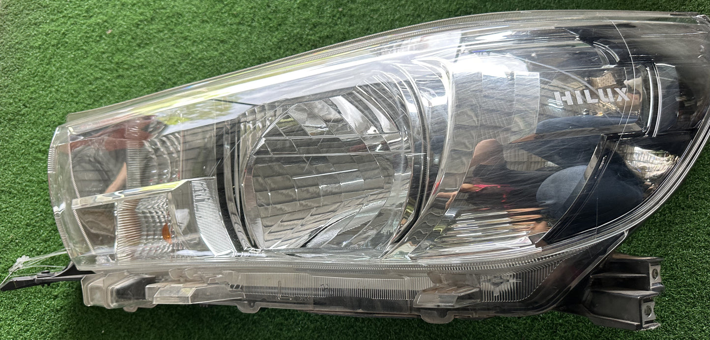 TOYOTA HILUX REVO HEAD LAMP LH (HL0009)
