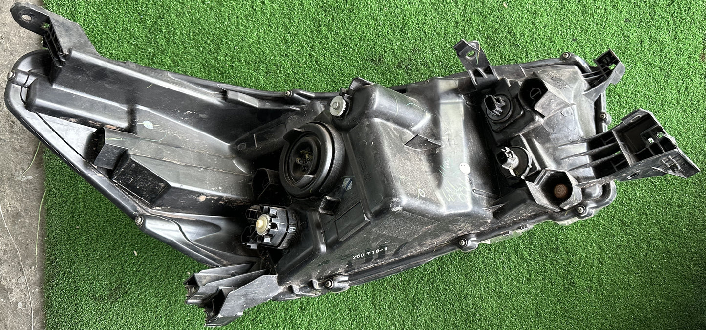 TOYOTA HILUX REVO HEAD LAMP LH (HL0009)
