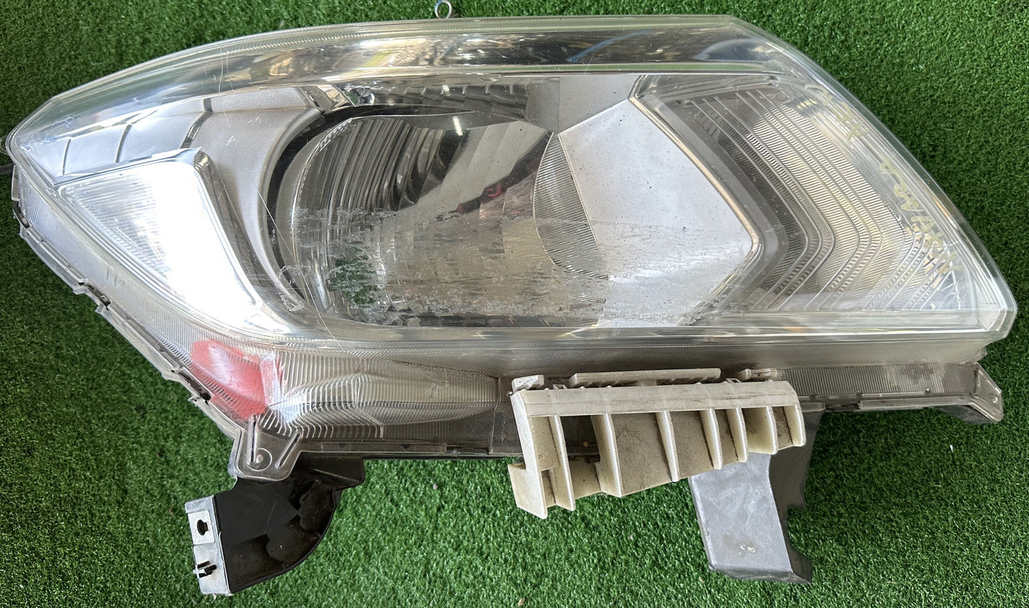 NISSAN NAVARA NP300 HEAD LAMP RH (HL0019)