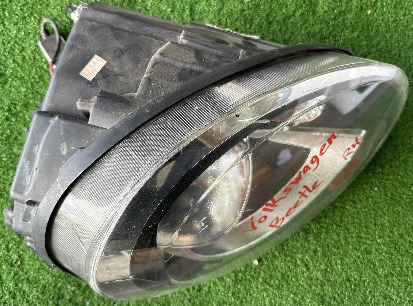 VOLKSWAGEN BEETLE HEAD LAMP RH (HL0023)