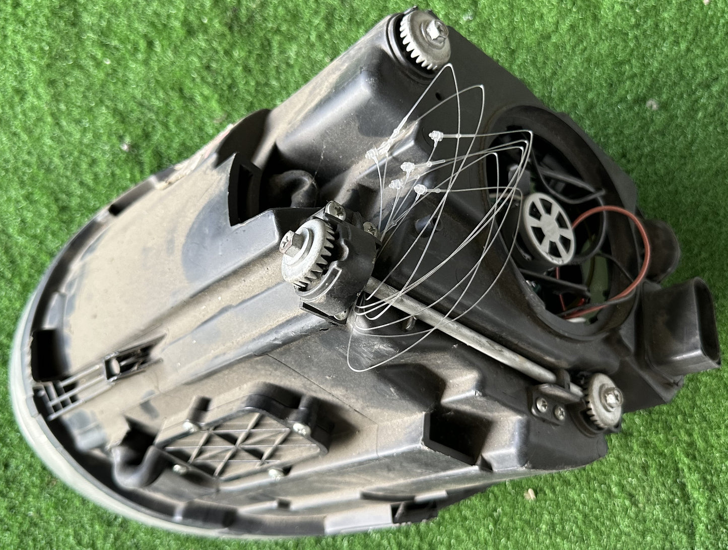 VOLKSWAGEN BEETLE HEAD LAMP RH (HL0023)