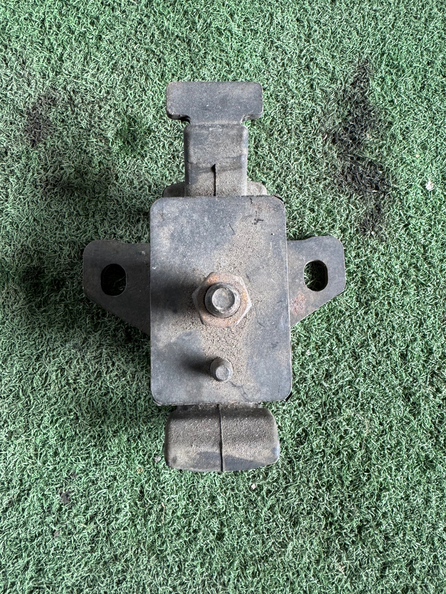 TOYOTA FORTUNER/INNOVA ENGINE MOUNTING RH (EM0004)