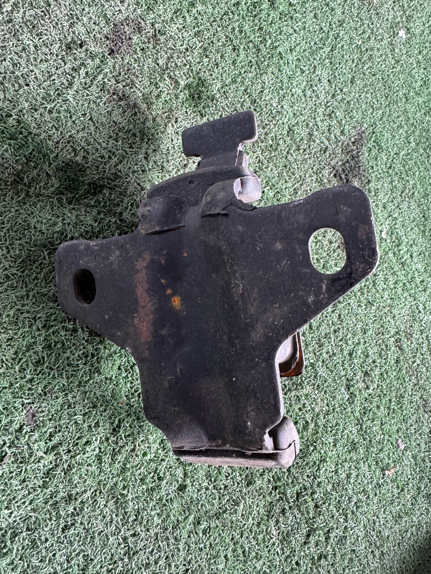 TOYOTA FORTUNER/INNOVA ENGINE MOUNTING RH (EM0004)