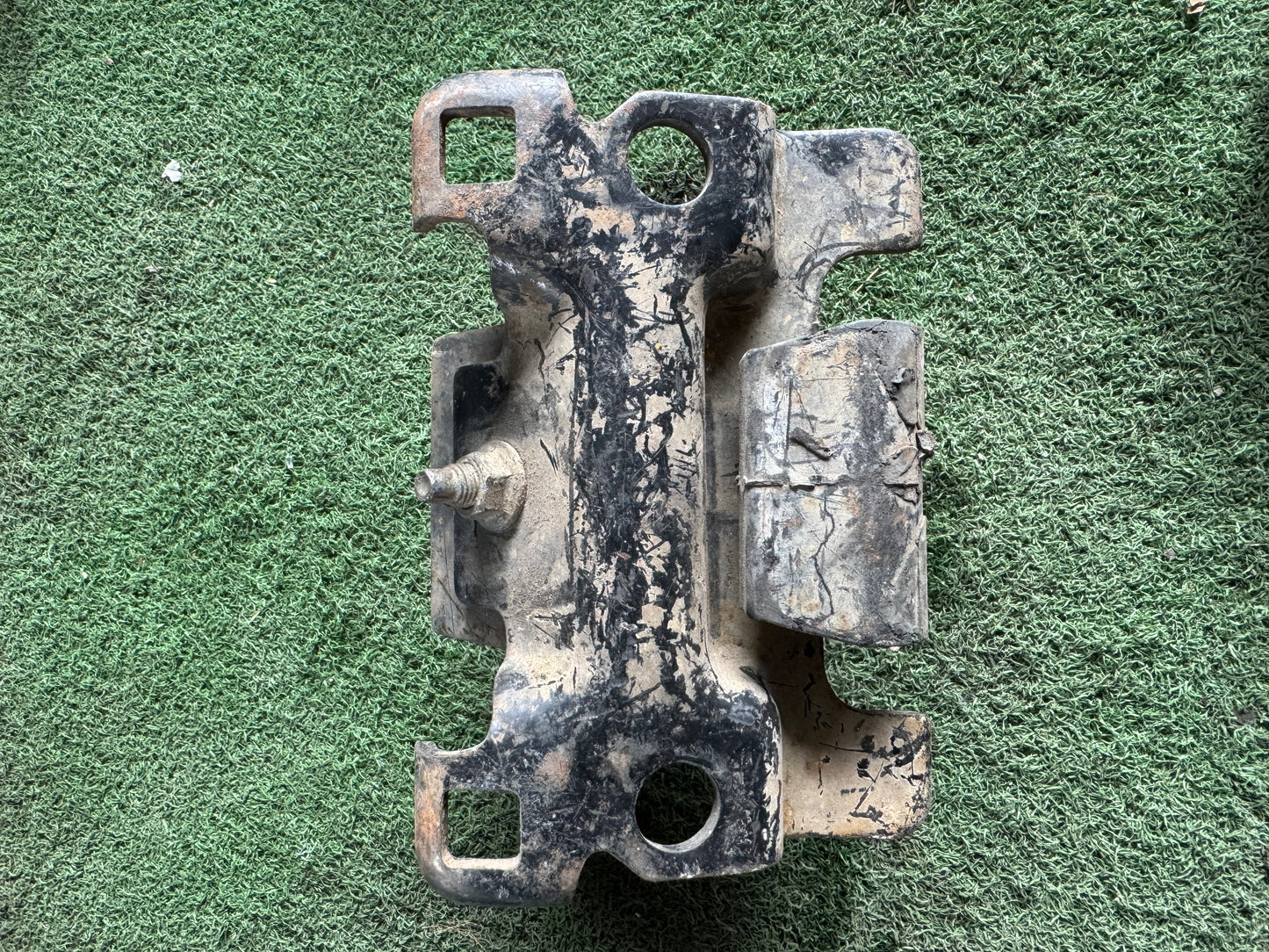 NISSAN NAVARA NP300 ENGINE MOUNTING LH (EM0005)