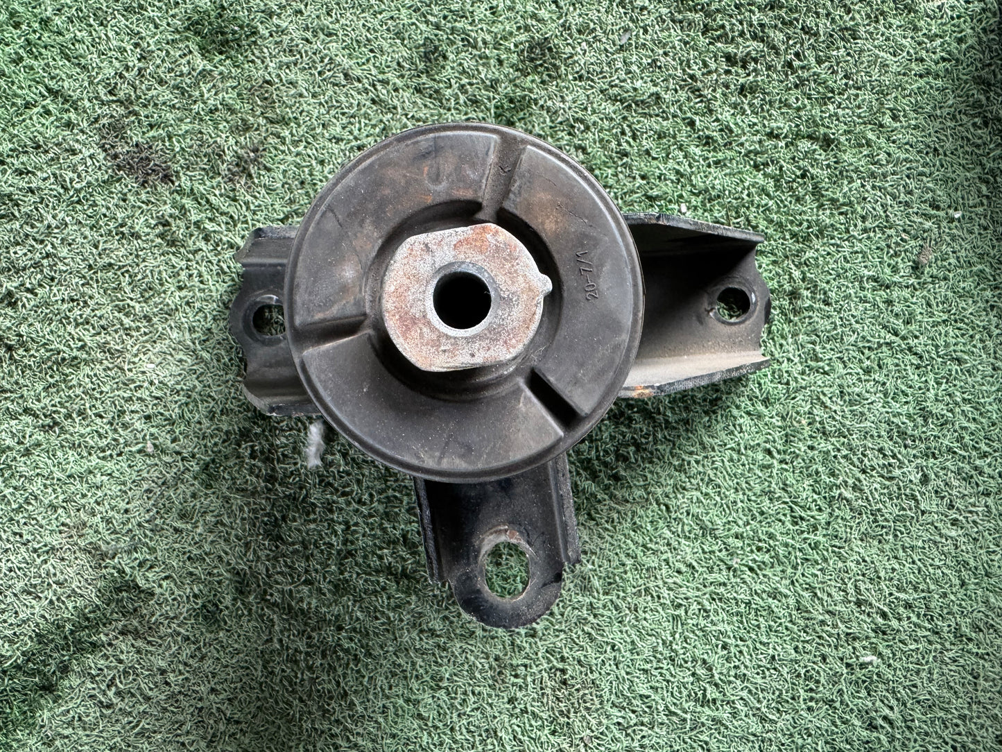 PROTON SAGA VVT ENGINE MOUNTING RH (EM0009)