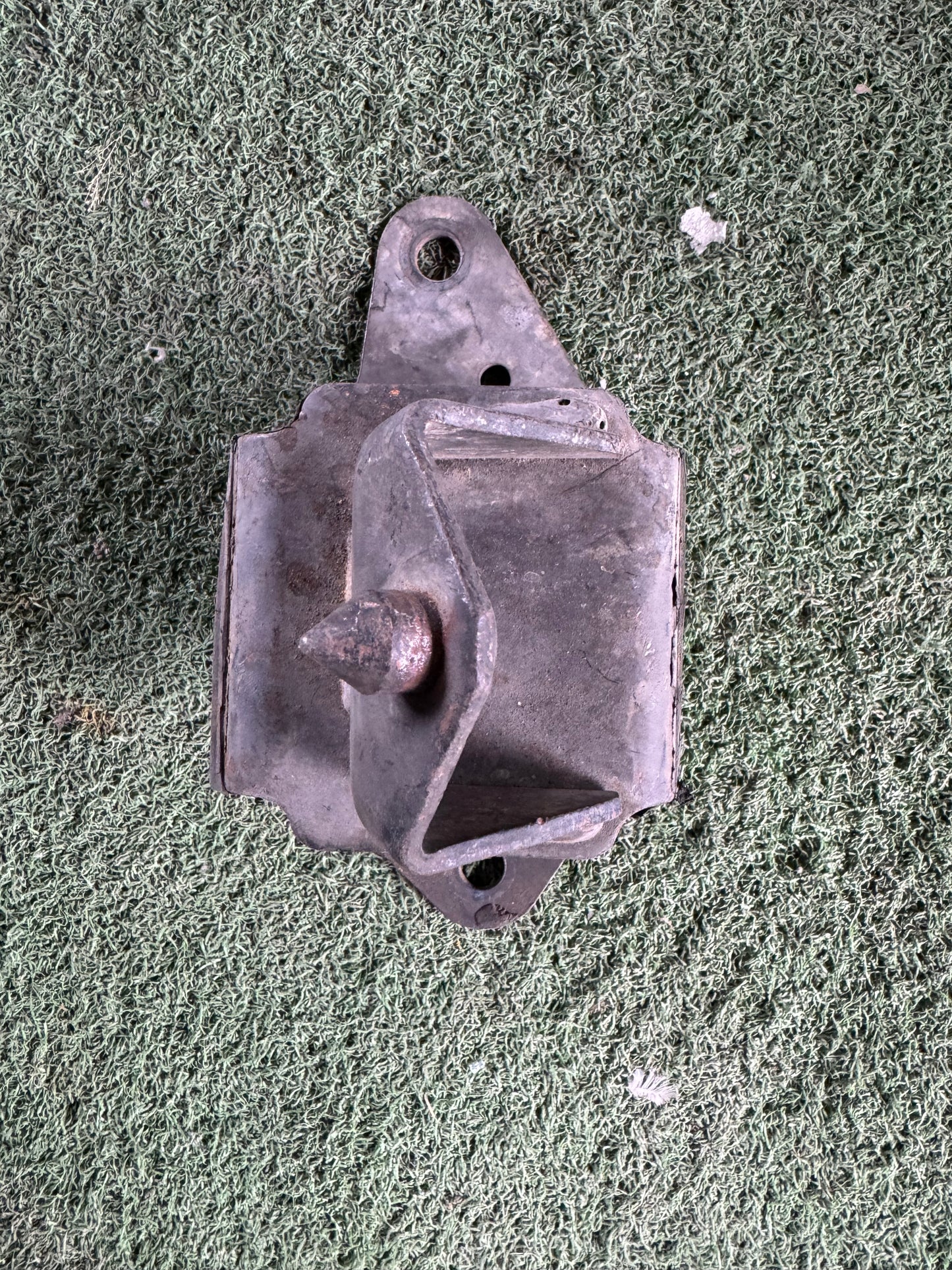 ISUZU DMAX ITEQ 3.0 ENGINE MOUNTING REAR (EM0033)