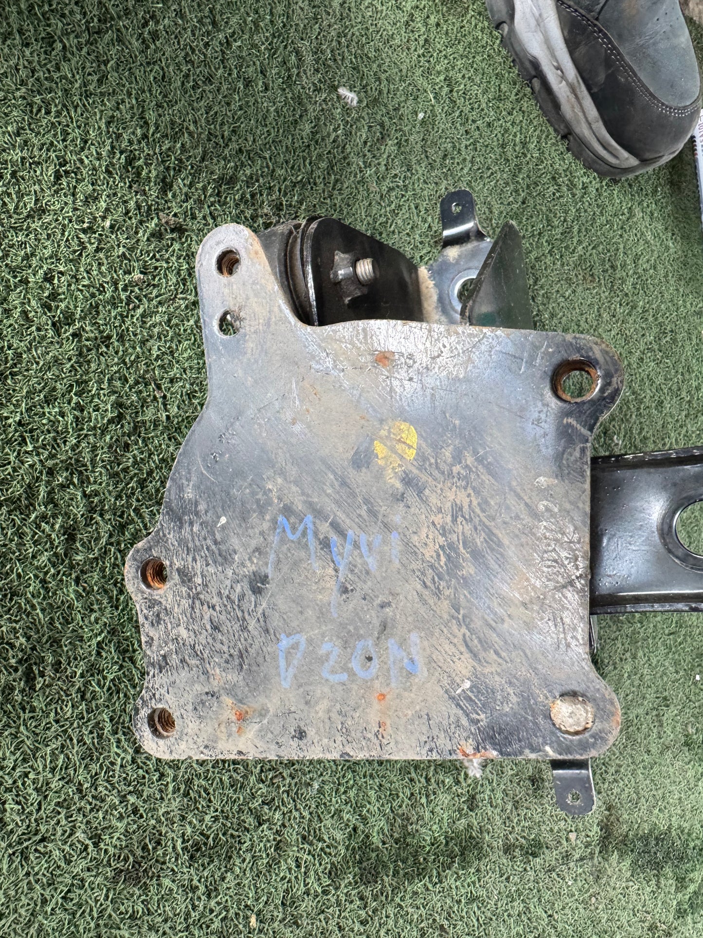 PERODUA MYVI D20N ENGINE MOUNTING LH (EM0038)