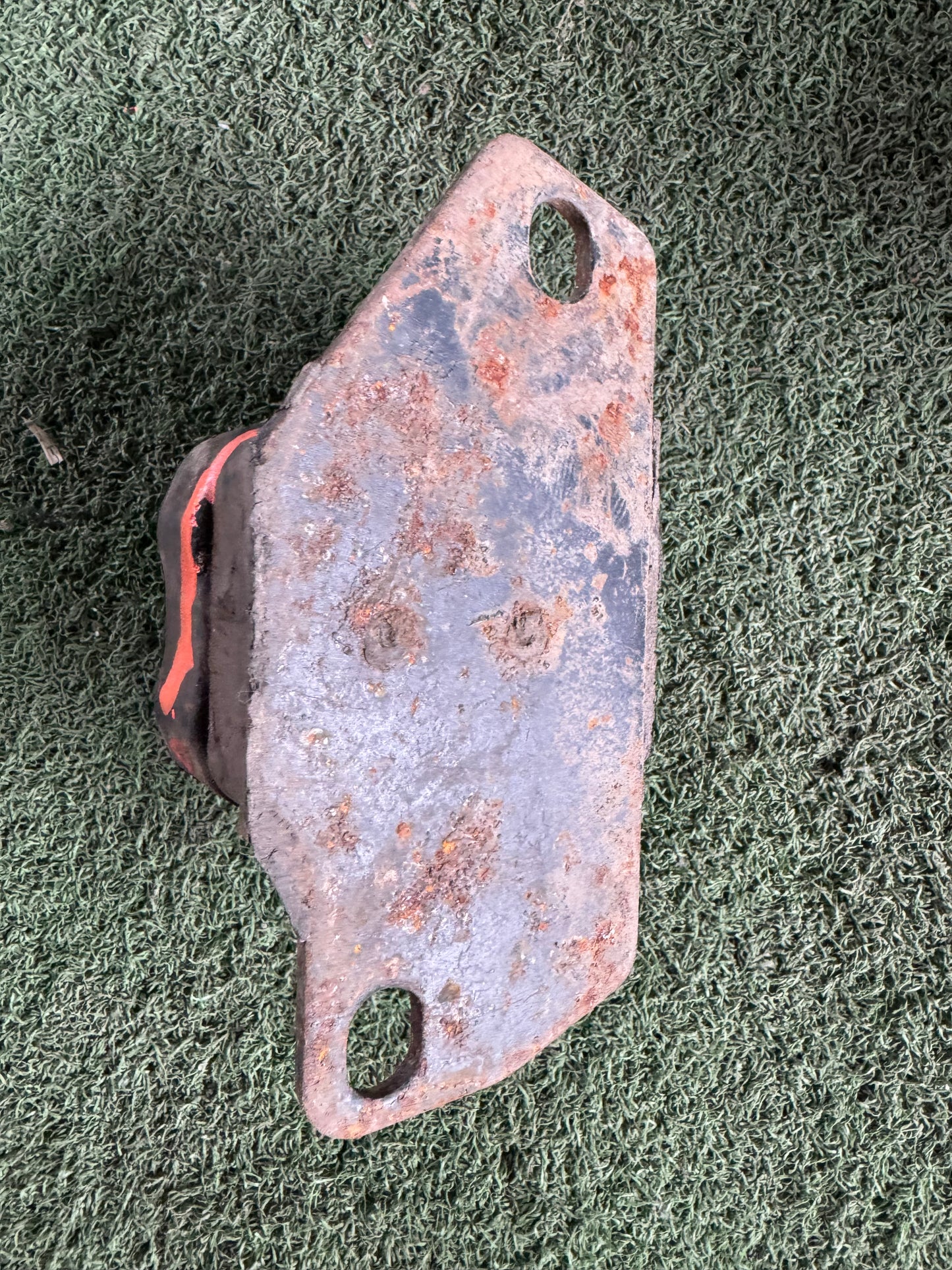 PERODUA KEMBARA DVVT ENGINE MOUNTING RH (EM0040)
