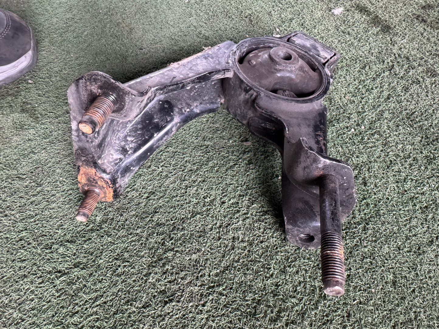 TOYOTA ALTIS ZZE12 ENGINE MOUNTING RH (EM0043)