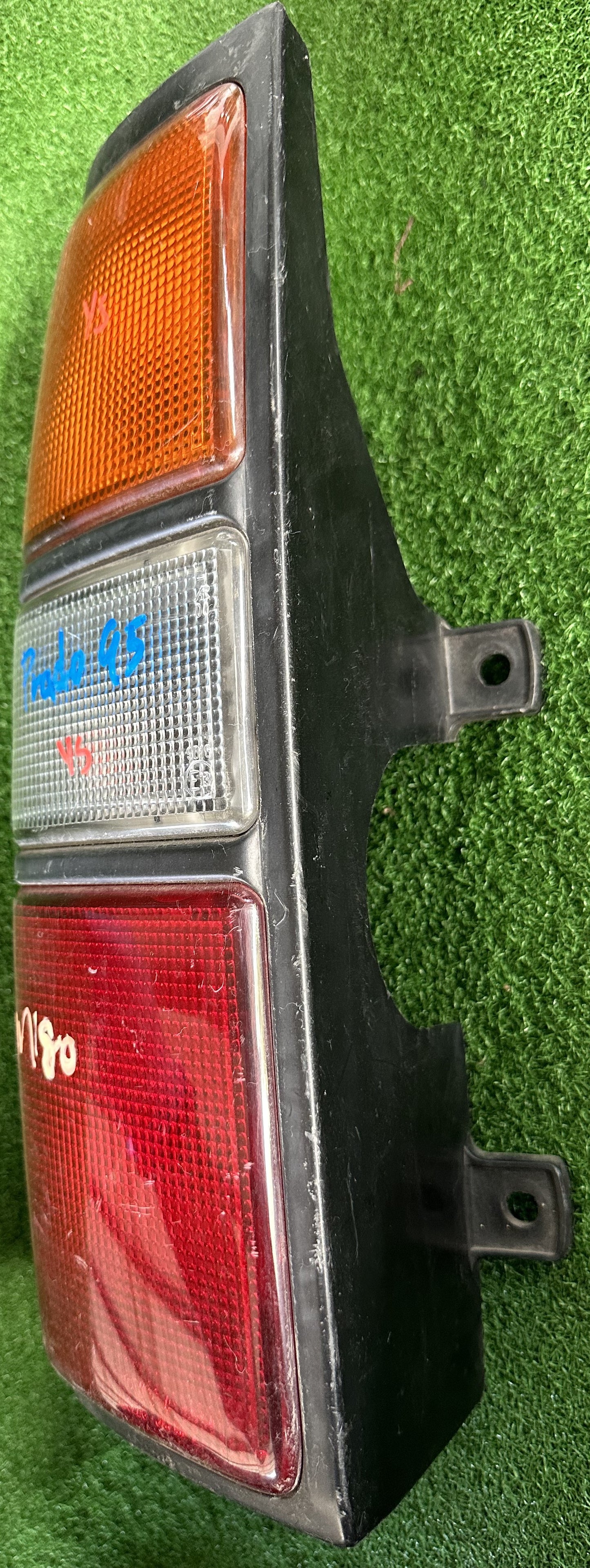 TOYOTA PRADO 95 TAIL LAMP LH (TL00037)