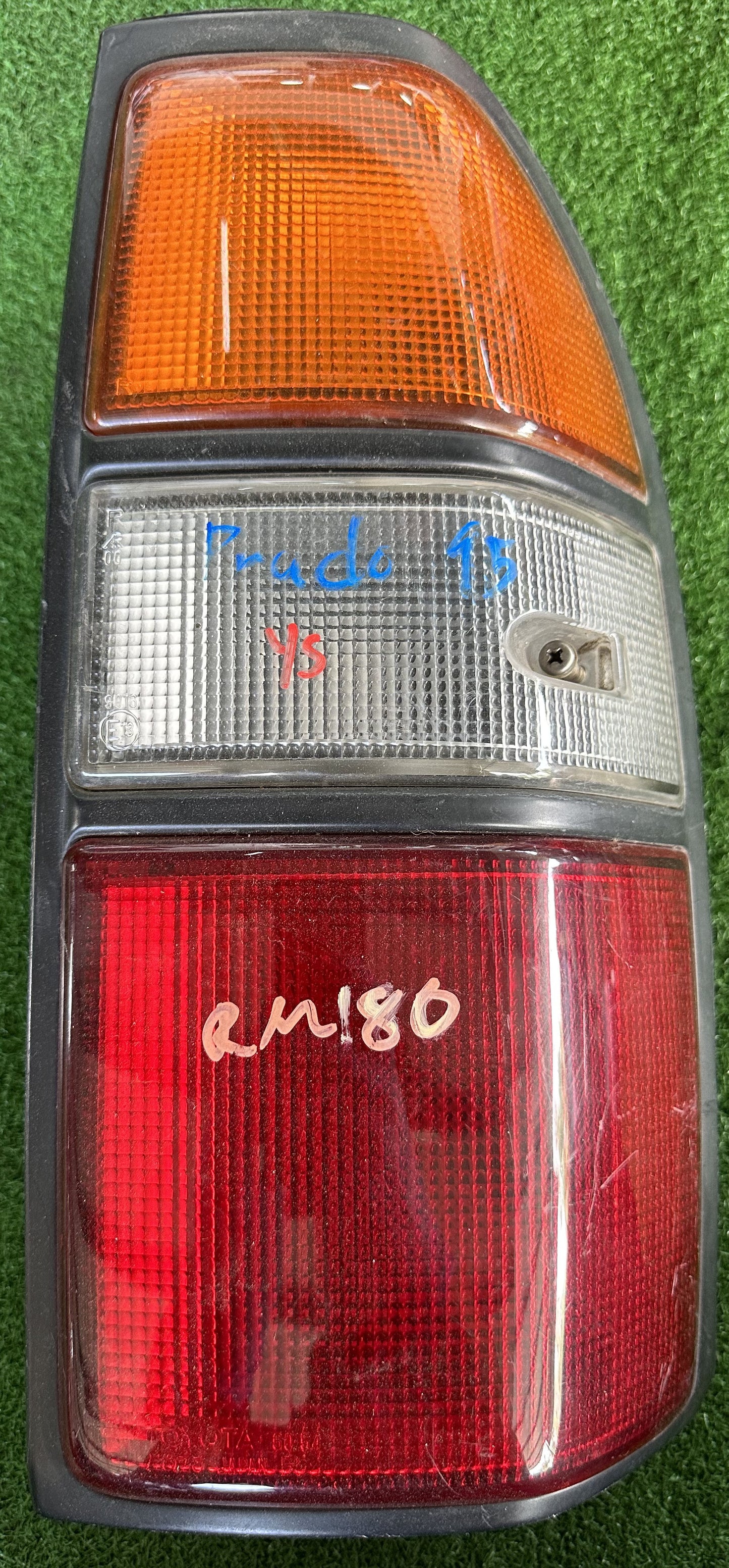 TOYOTA PRADO 95 TAIL LAMP RH (TL00038)