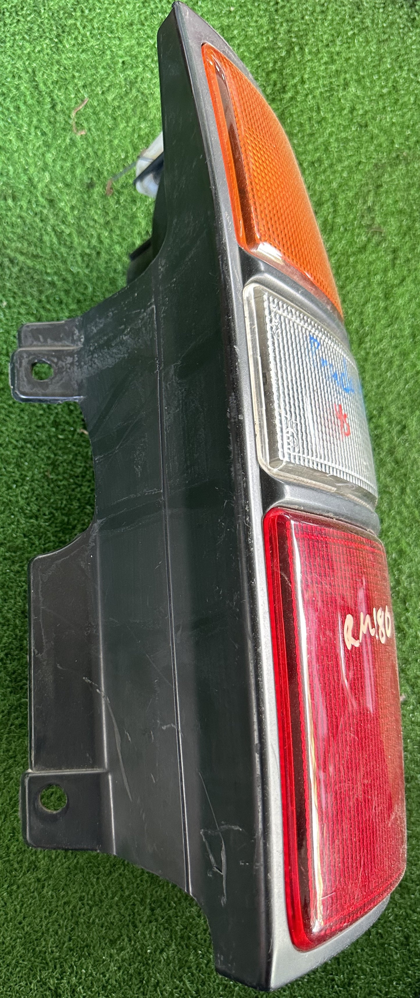 TOYOTA PRADO 95 TAIL LAMP RH (TL00038)