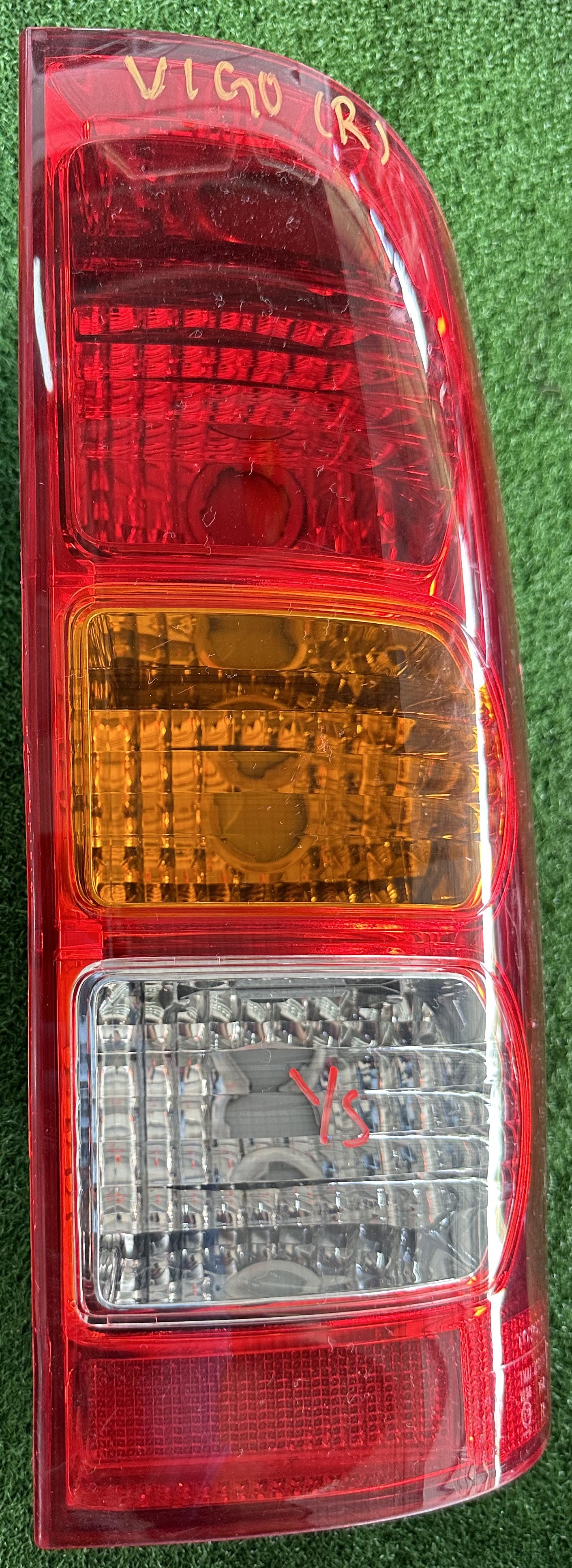 TOYOTA VIGO KUN25 TAIL LAMP RH TAIWAN (TL00042)