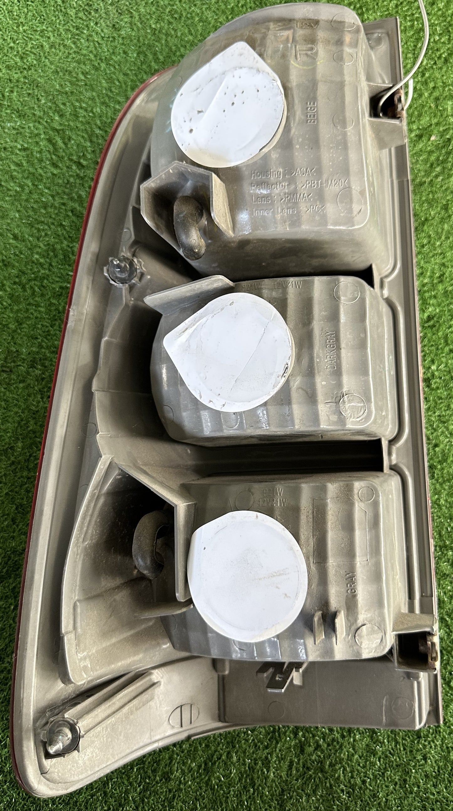 TOYOTA VIGO KUN25 TAIL LAMP RH TAIWAN (TL00042)