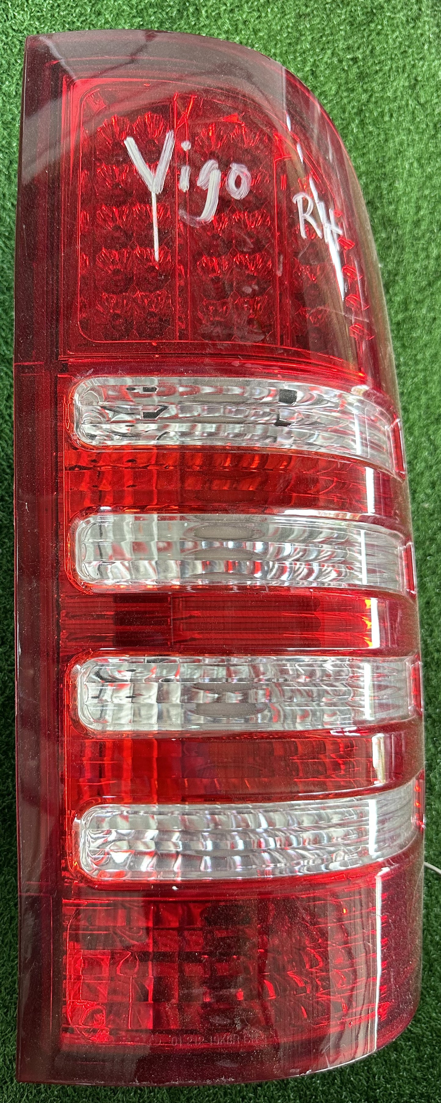 TOYOTA VIGO KUN25 TAIL LAMP RH (TL00040)