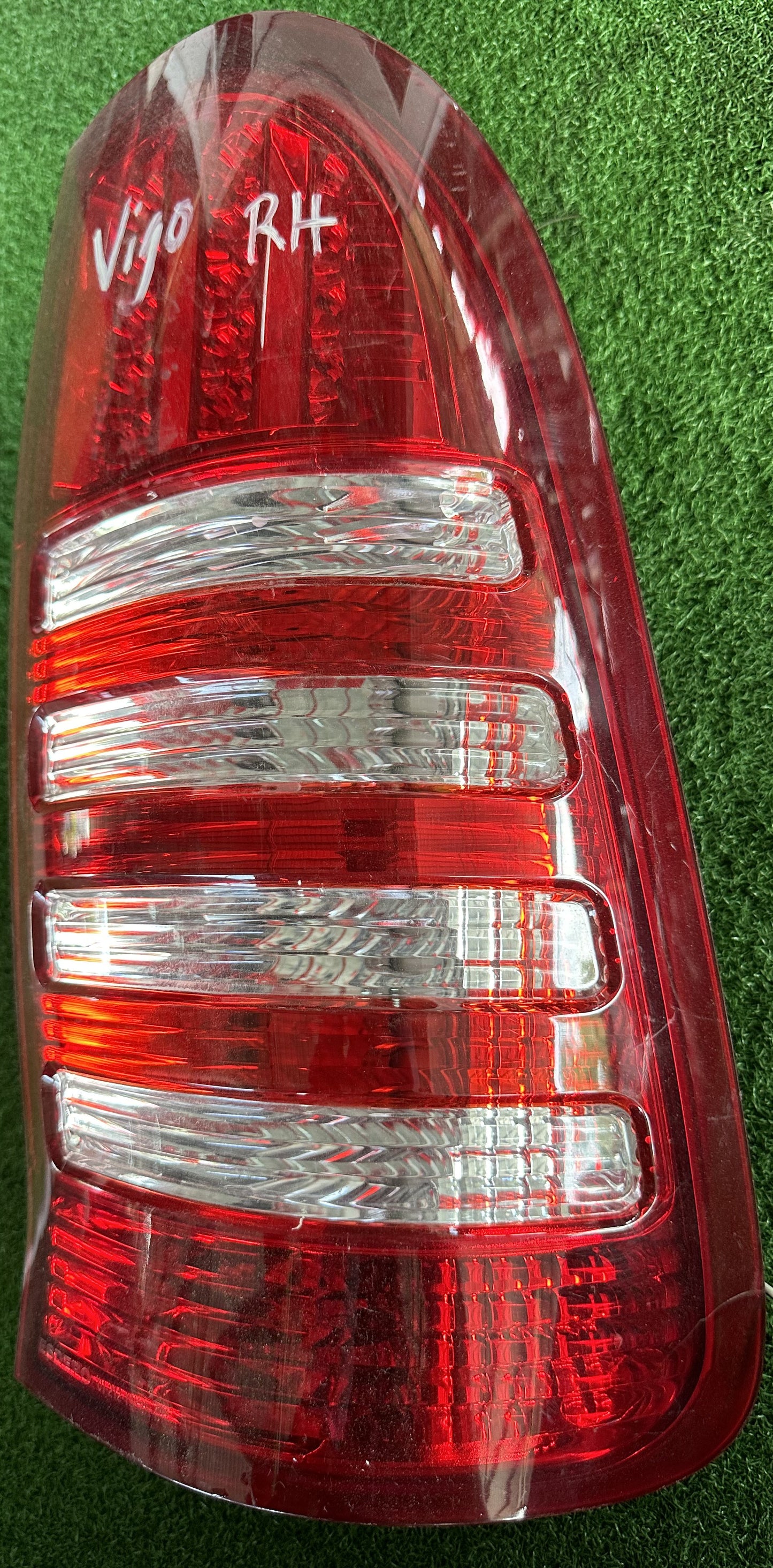 TOYOTA VIGO KUN25 TAIL LAMP RH (TL00040)