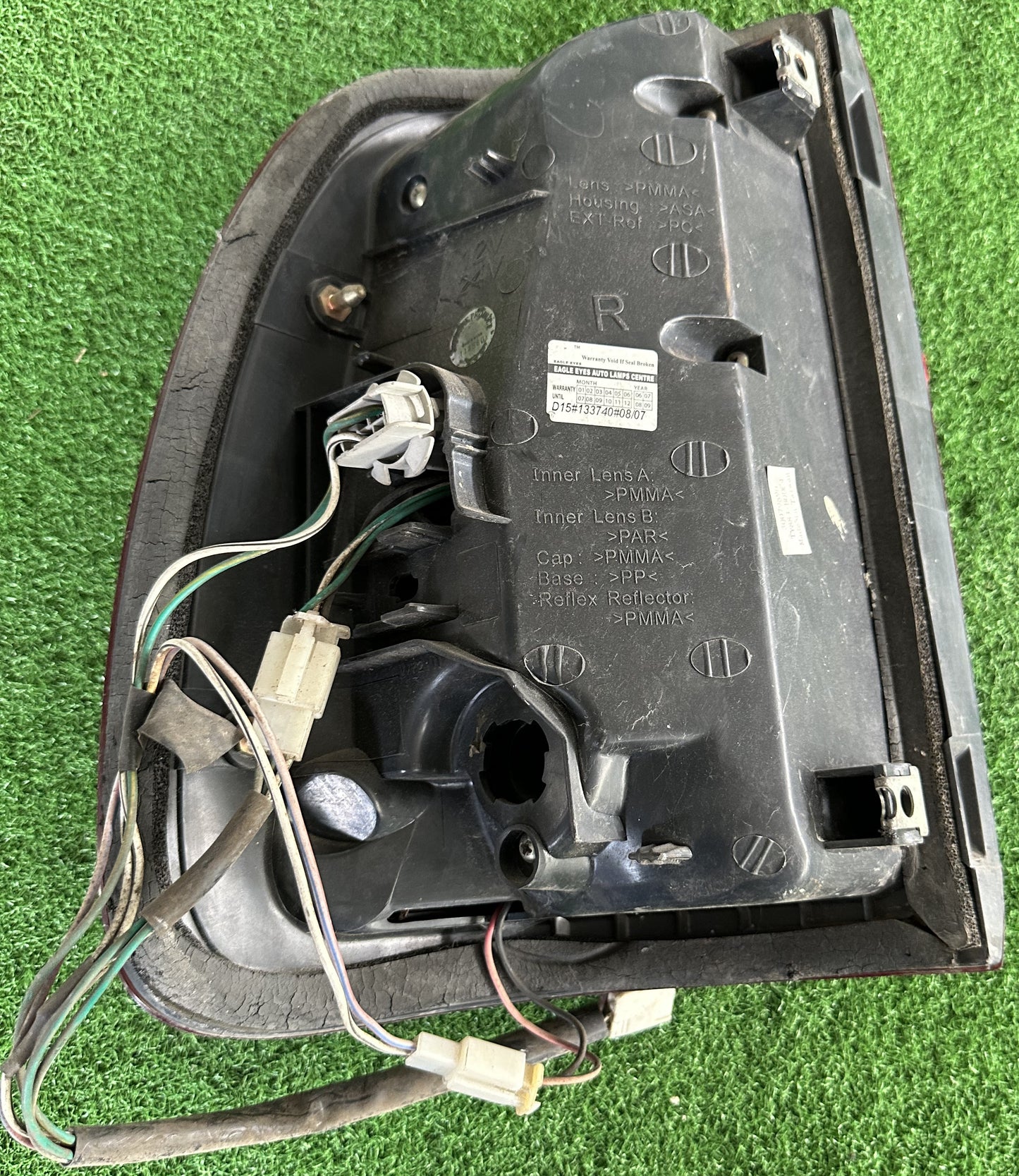 TOYOTA LAND CRUISER 100 OUTER TAIL LAMP RH LED TAIWAN (TL00047)