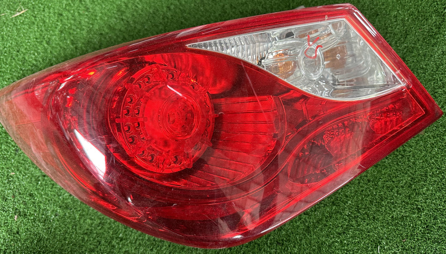 HYUNDAI SONATA YF OUTER TAIL LAMP LH (TL00017)