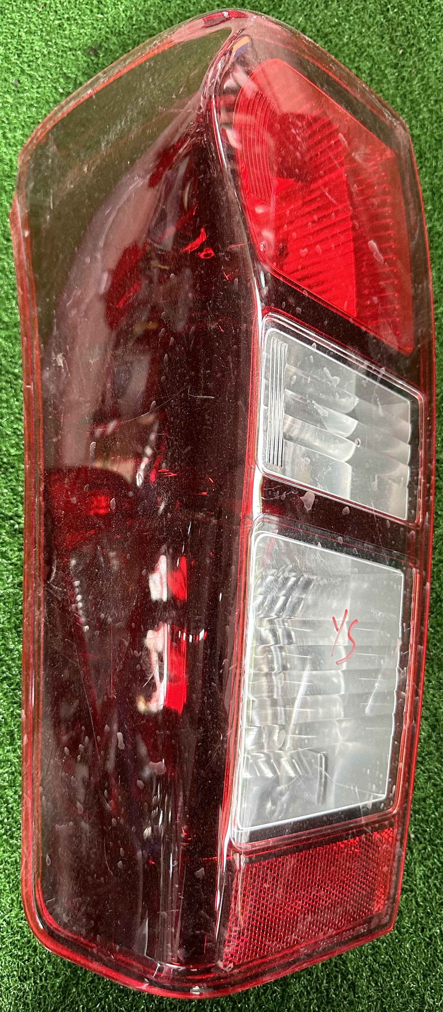 ISUZU DMAX VCROSS RT50 TAIL LAMP LH (TL00019)